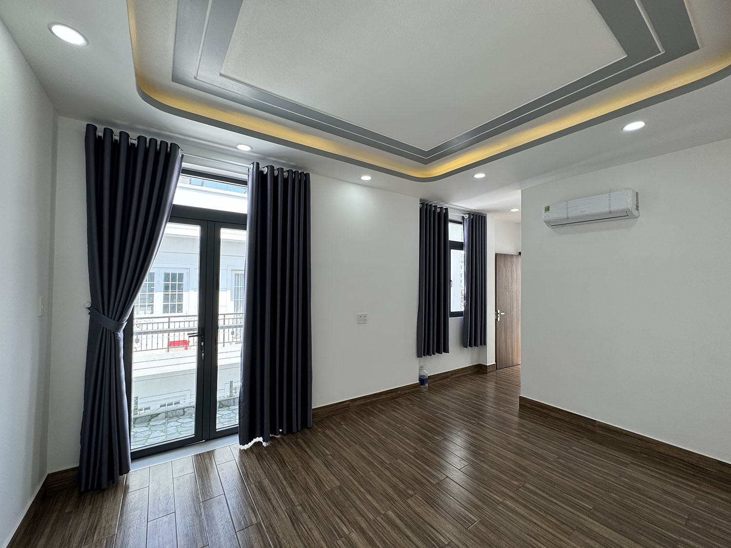 Bán nhà Nơ Trang Long, Quận Bình Thạnh Tuyệt phẩm B.thự Mini 3 lầu thiết kế Singapore hẻm ôtô 7 chỗ